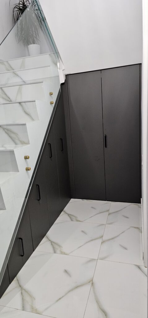 mobilier la comanda holuri constructmob