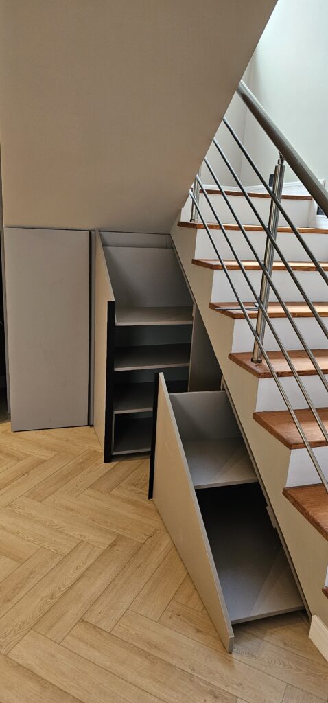 mobilier la comanda holuri constructmob