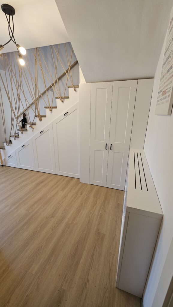 mobilier la comanda holuri constructmob