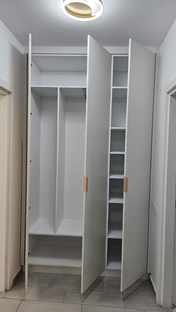 mobilier la comanda holuri constructmob