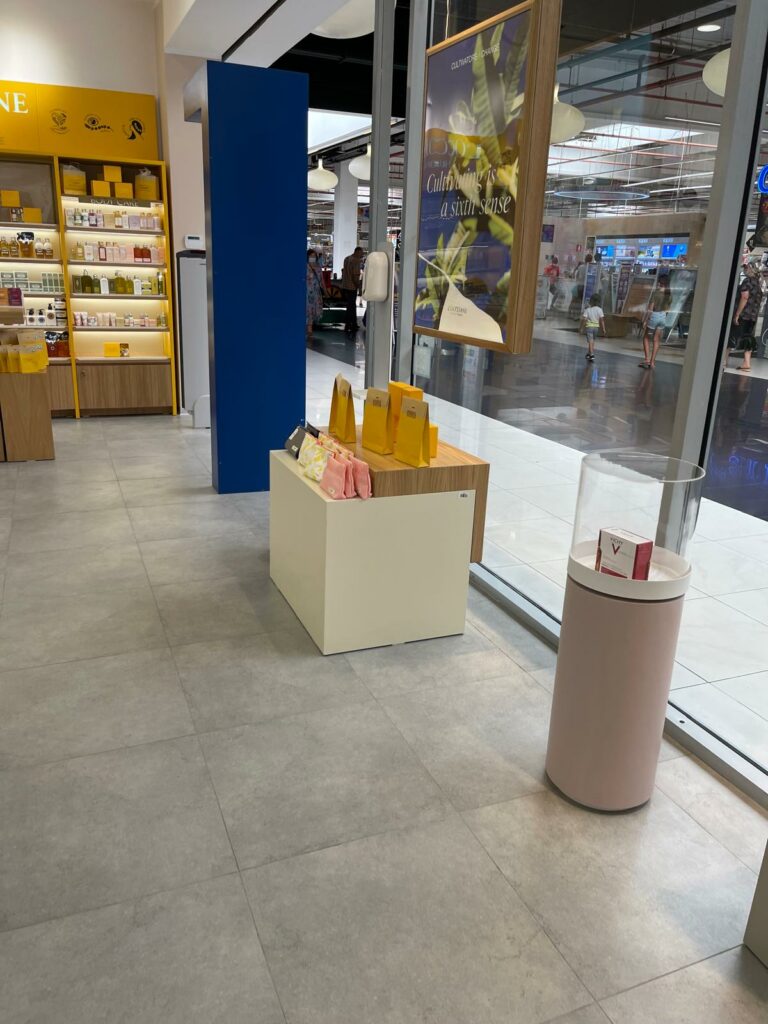 mobilier personalizat clienti