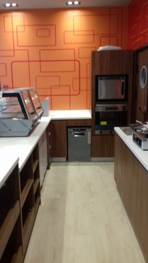 mobilier personalizat clienti