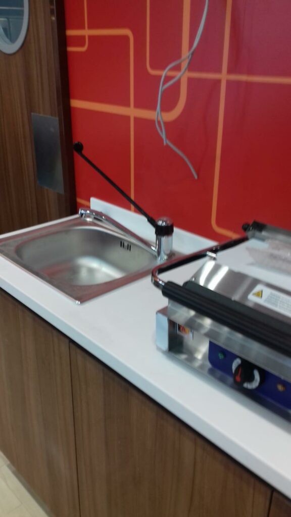 mobilier personalizat clienti